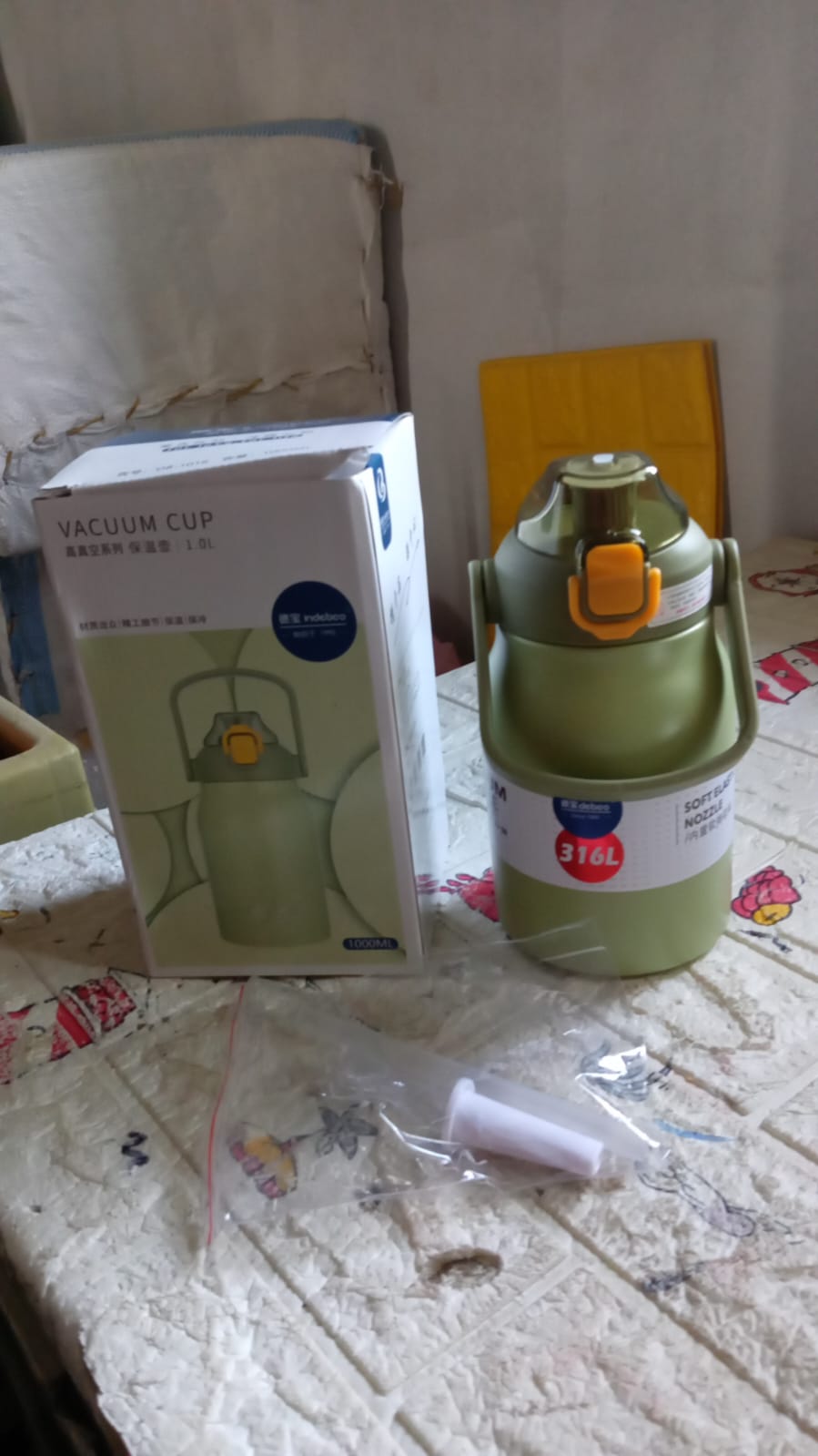 6467 Premium Stainless Steel Vacuum Insulated Bottle Water Flask Vacuum Hot Cold For Kids / Travelling Water Bottle for Kids with Straw, Thermos For office / Gym /School (1000 ML)