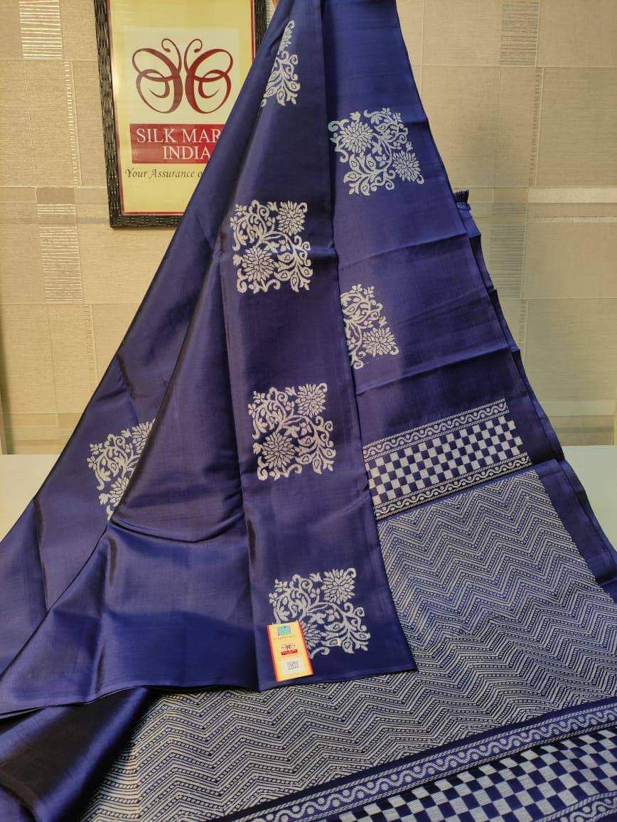 Navy Blue Soft Lichi Silk Saree With Rich Pallu