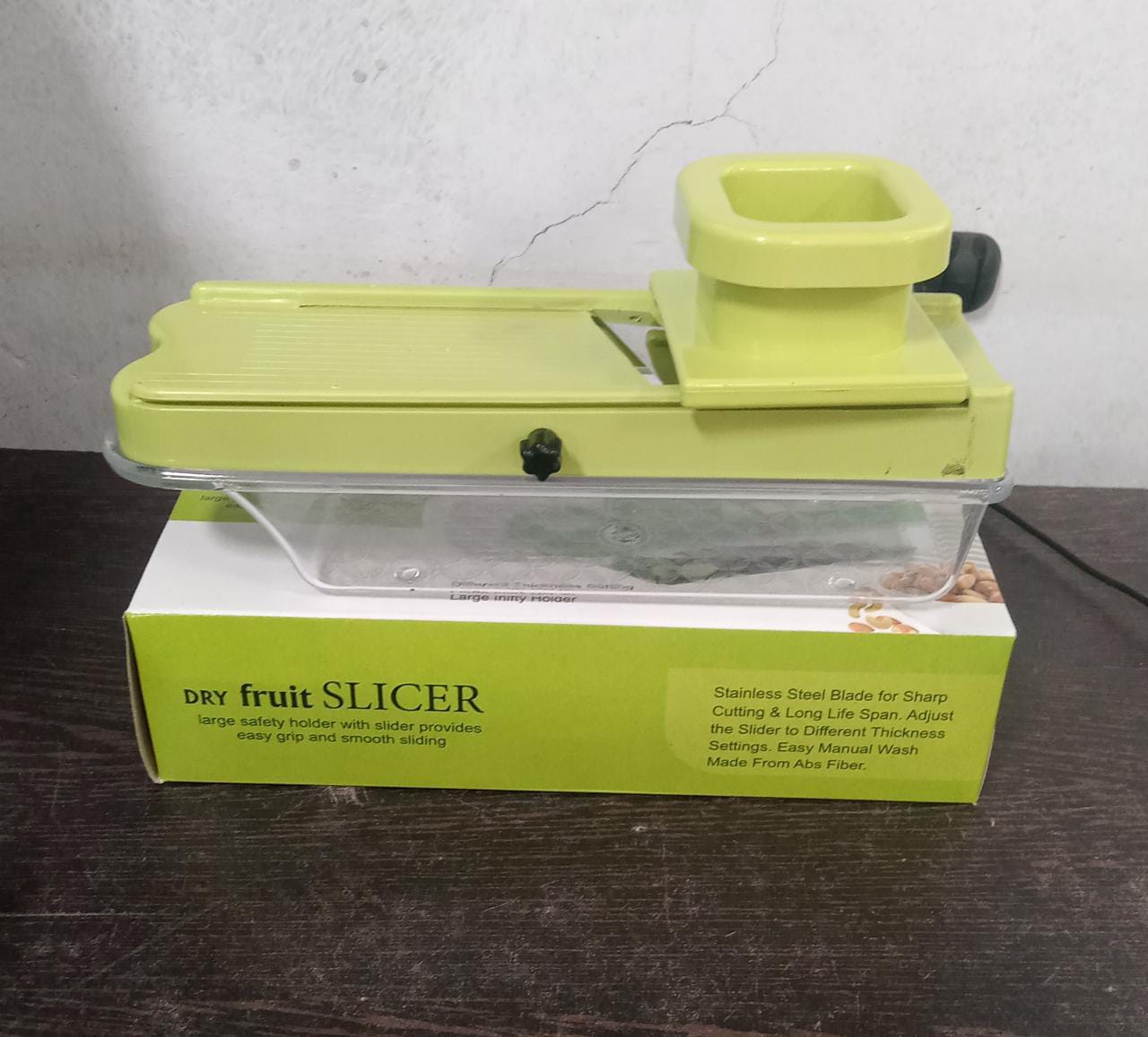 Stainless Steel Vegatable and Dry Fruit Slicer / Cutter